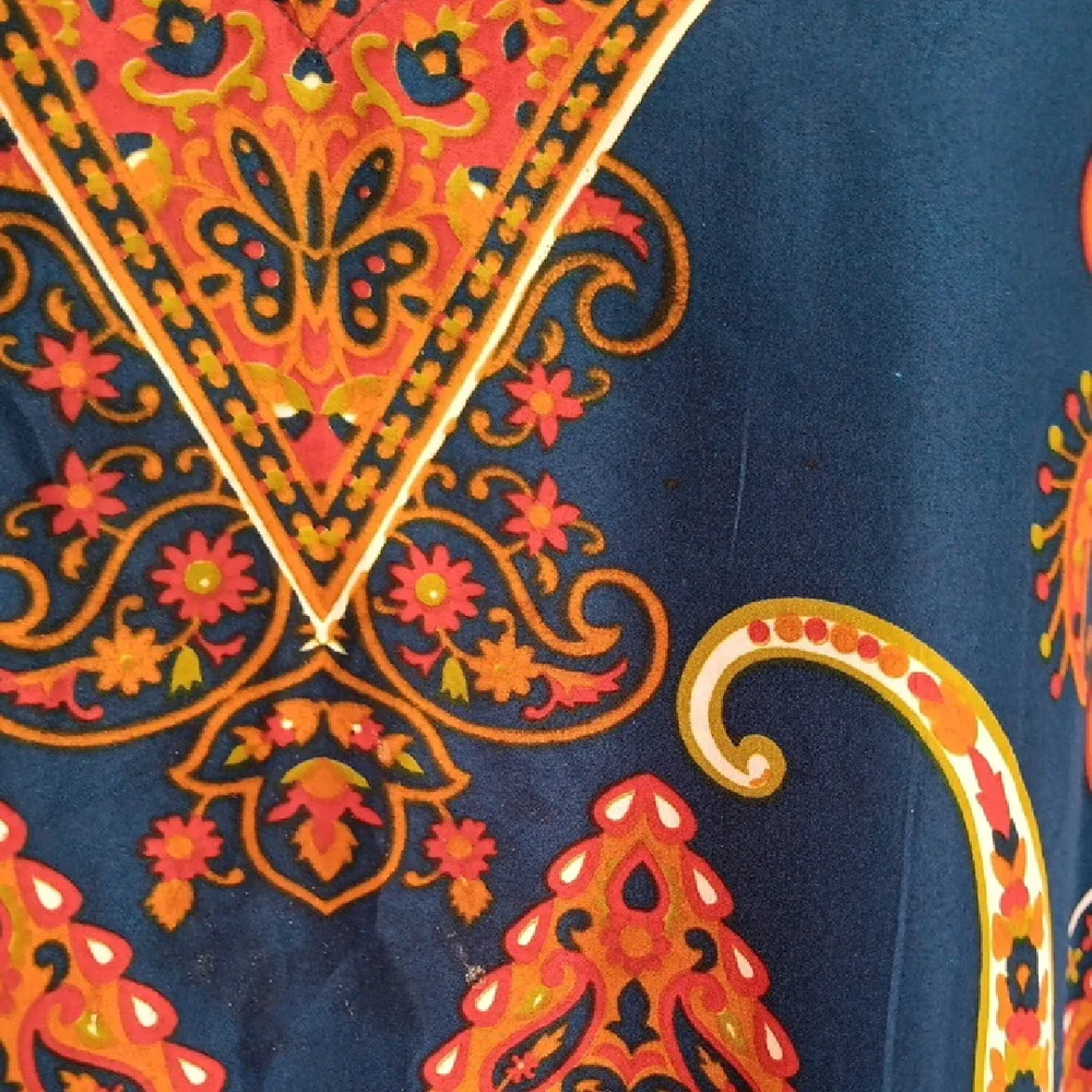 Chic Bohemian Paisley Kaftan - Picture 3 of 4
